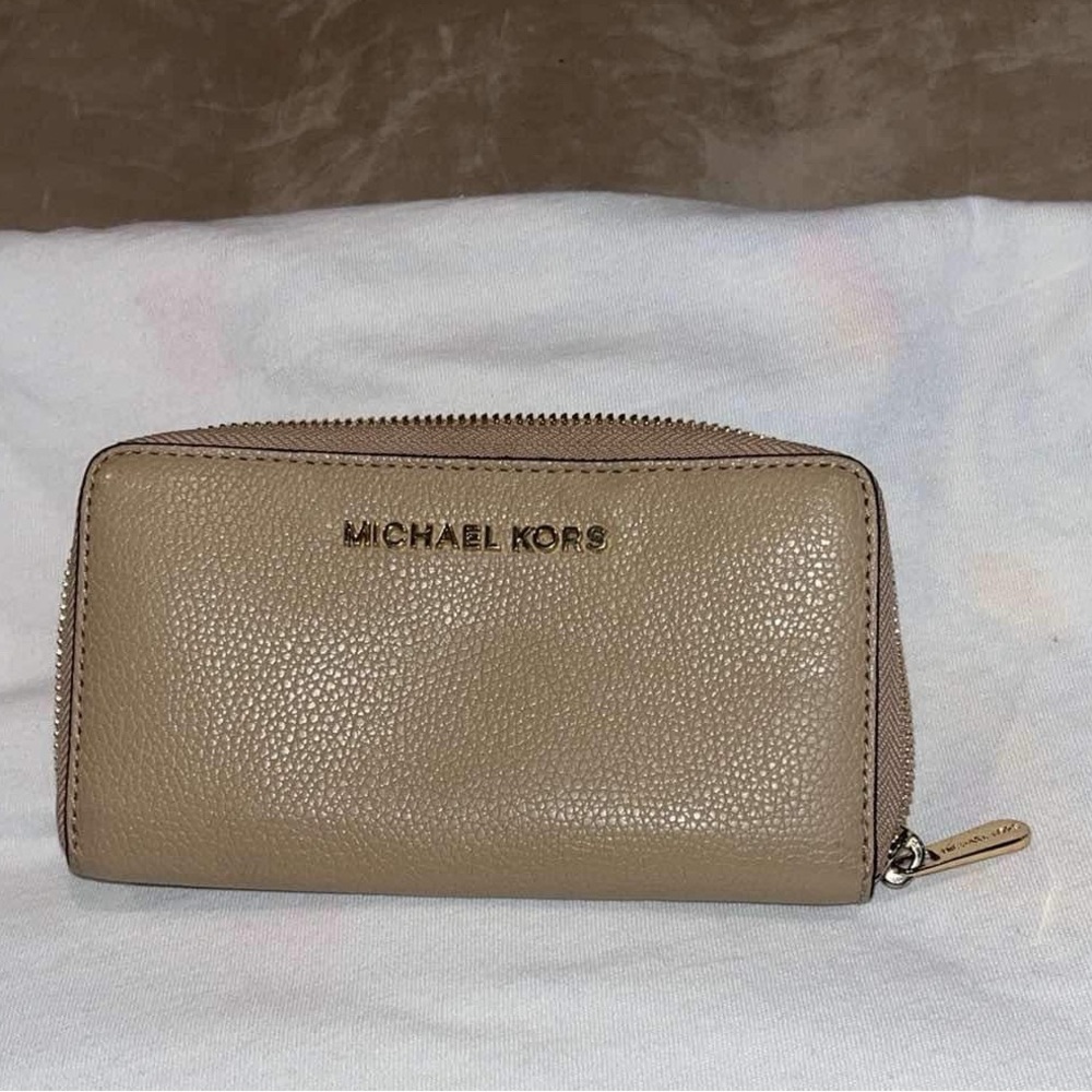 Michael Kors Pebbled Leather Tan Zip Wallet